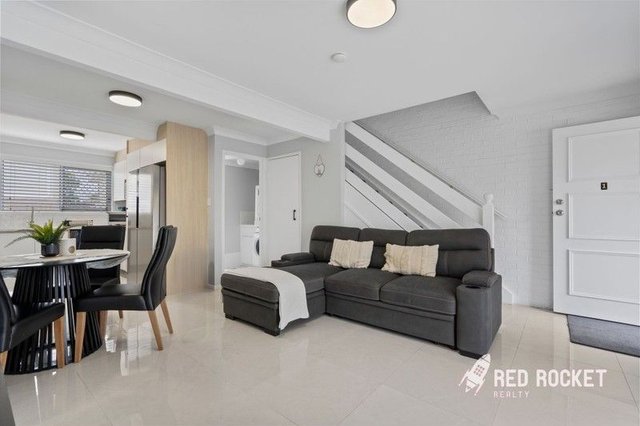 1/9 Fermont Road, QLD 4119