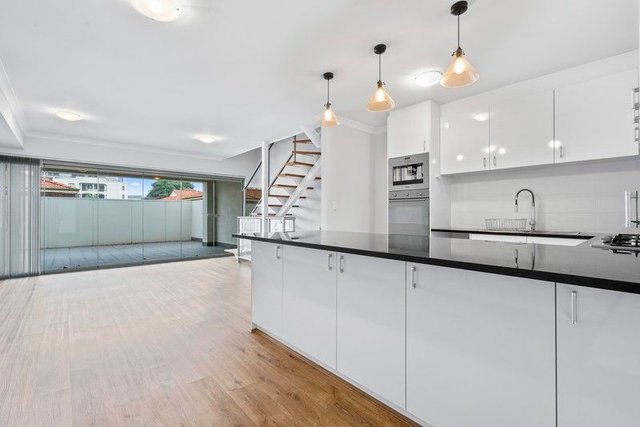 3/2 First Avenue, WA 6153