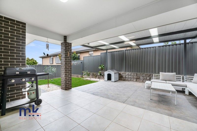 https://images.allhomes.com.au/property/photo/5a4229885bdf1e34a0ab3027e83e2894_hd.jpg