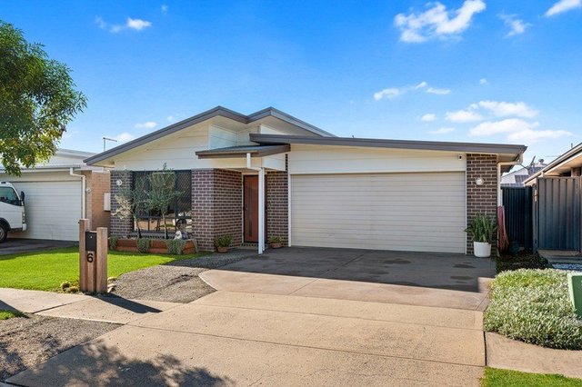 6 Binyang Avenue, NSW 2745