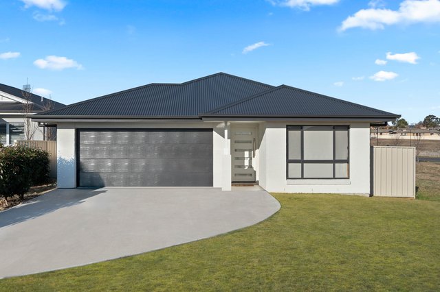 36 Quiberon Way, NSW 2580