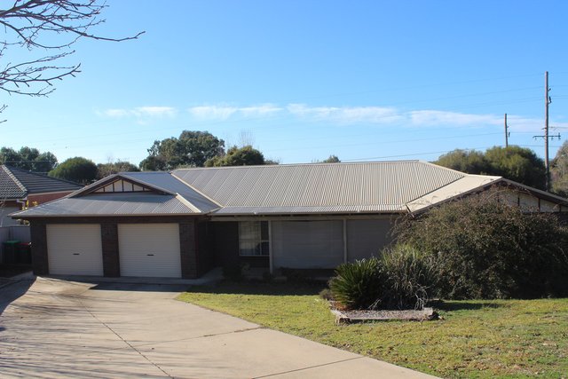 9 Nathan Place, NSW 2650