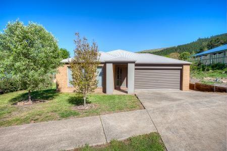 8 Mulligan  Drive, VIC 3741