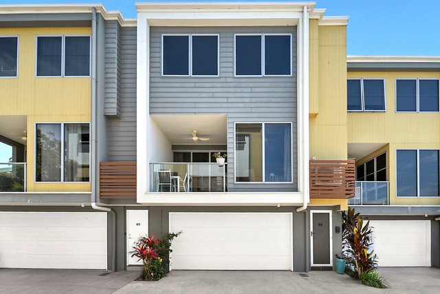 48/3031 The Boulevard, QLD 4211