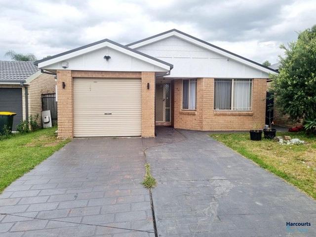 15 Yatay Place, NSW 2761