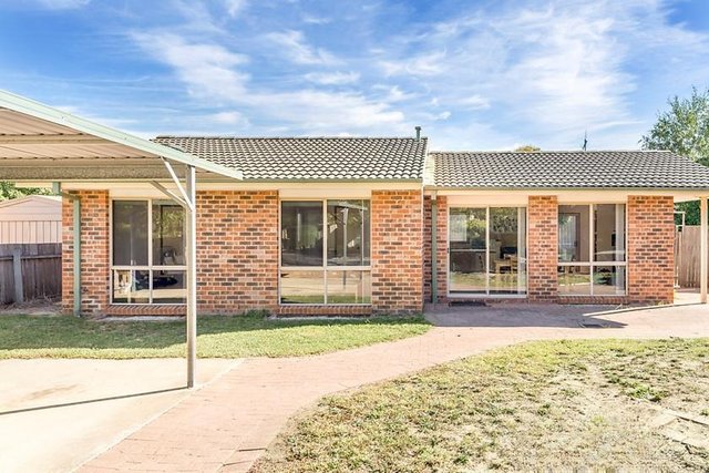 4 McHale Place, ACT 2906