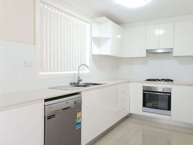 2/73-75 Melbourne Street, NSW 2760