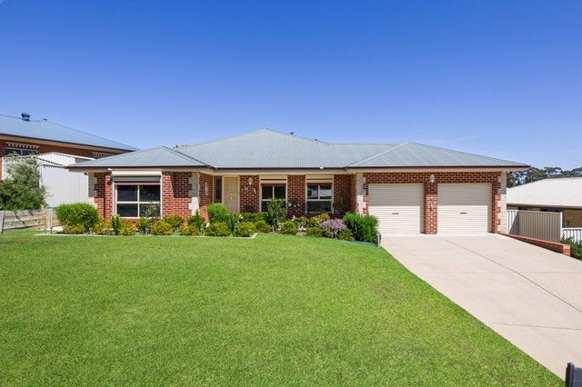 24 Yanko  Crescent, NSW 2650