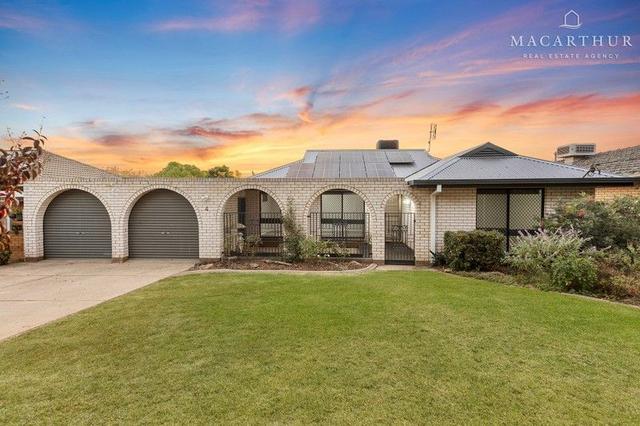 4 Cobb Street, NSW 2650