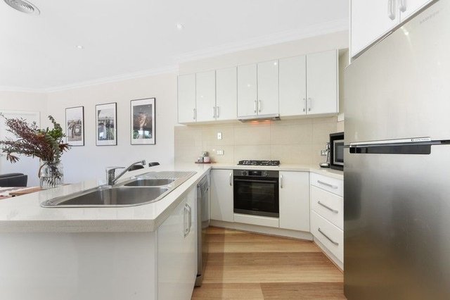 2/5 Bramton Court, VIC 3170