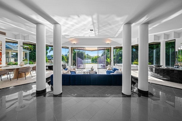 299A Monaco Street, QLD 4218