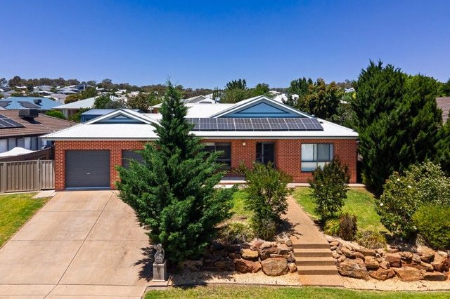 36 Yarrawah Crescent, NSW 2650