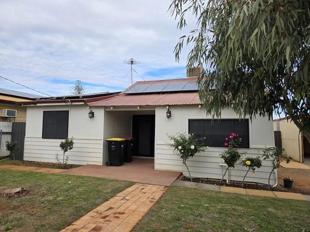 36 Dwyer Street, WA 6432