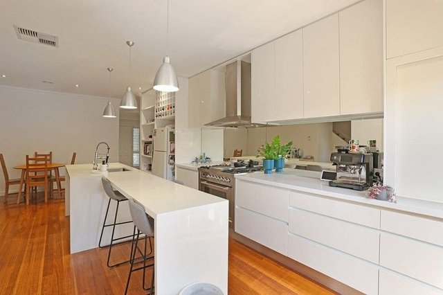 134 The Avenue, VIC 3015