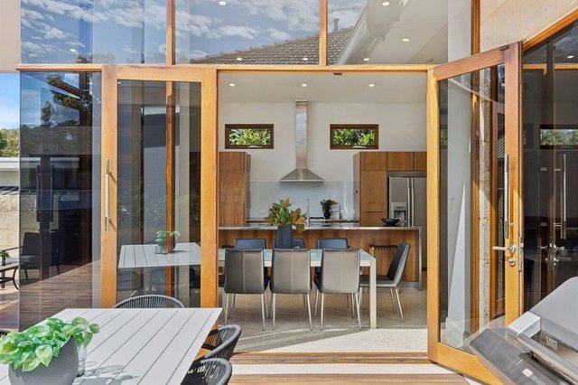 27 Marmion Street, WA 6160