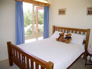 Bed 2 (2005-01-05)