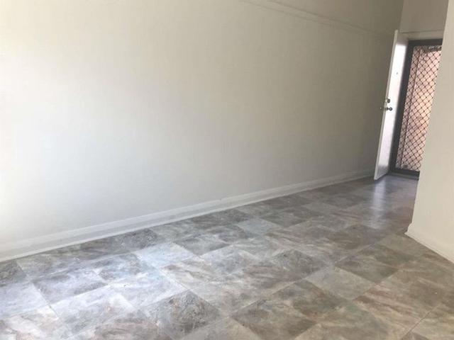 1/111 The Crescent, NSW 2165