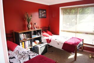 Bedroom 2 (2011-01-19)