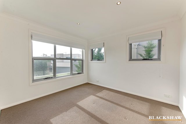 7/6 Webber Crescent, ACT 2905