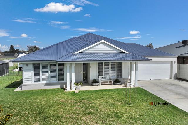 8 Corella Court, NSW 2731
