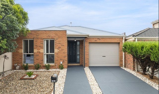 2/5 Westminster  Avenue, VIC 3037