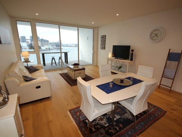 605/25 Honeysuckle Drive, NSW 2300