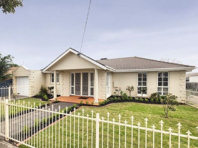 1/8 Hazel Grove, VIC 3044