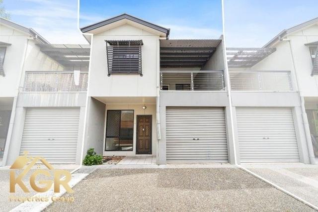 8/11 Cardross St, QLD 4104