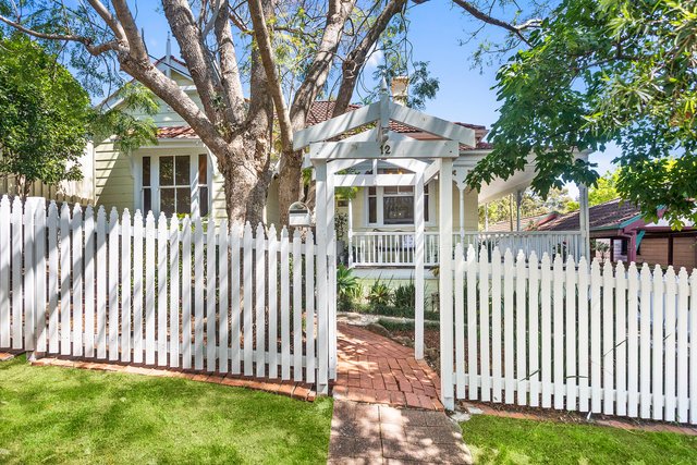 12 Mangerton Road, NSW 2500