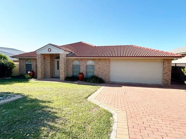 13 Cypress Point  Drive, NSW 2830