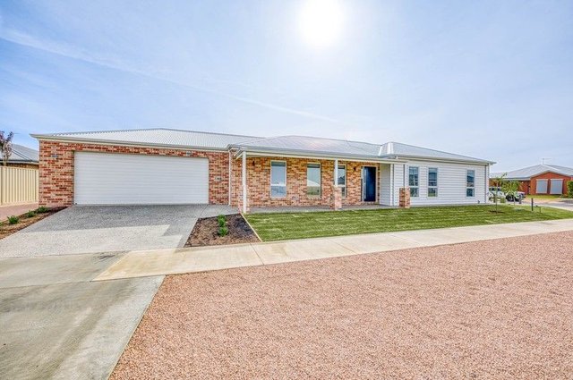 73 Betty Krake Drive, VIC 3496