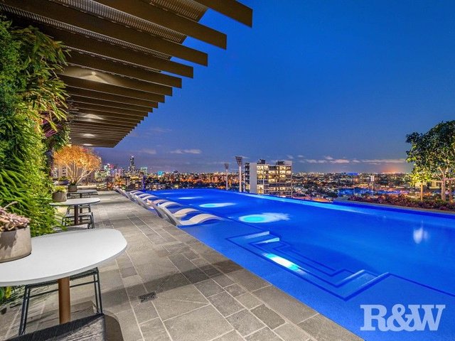 1705/62 Logan Road, QLD 4102