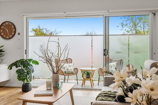 2/43 Wattle Road, VIC 3012