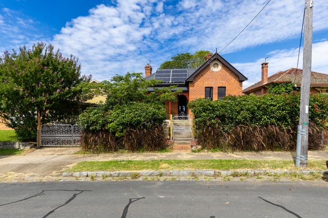 32 Carp Street, NSW 2550