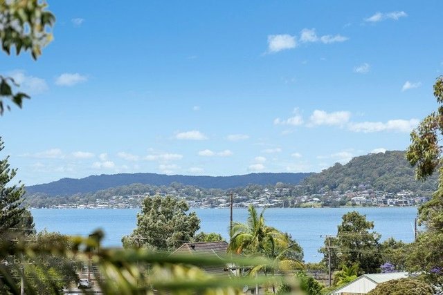 9 Shore Brace, NSW 2250