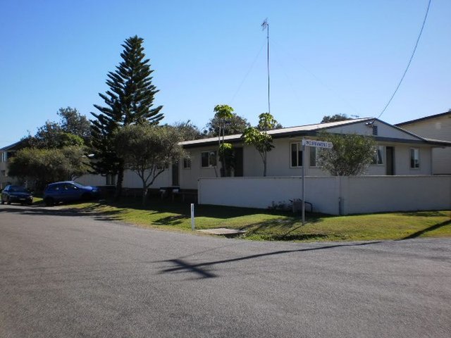 2/47 Currawong Street, NSW 2261