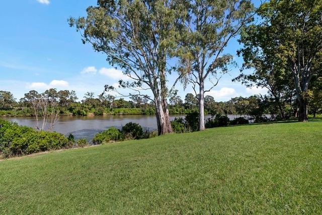 17 Esplanade, QLD 4104
