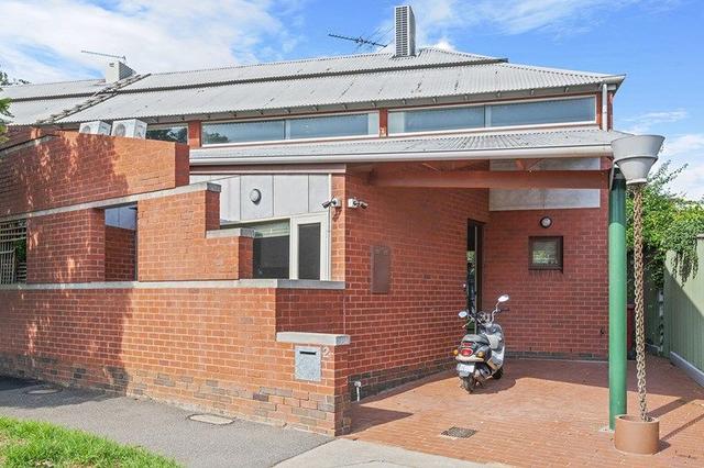 2 Young Street, VIC 3206