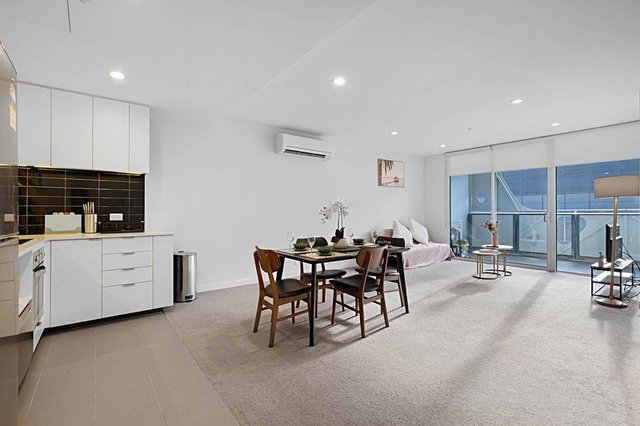 910/55 Merchant Street, VIC 3008