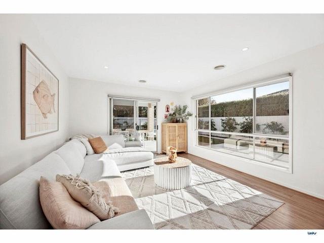 11 Crystal Way, VIC 3228