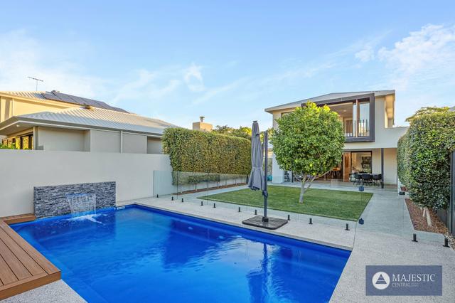 2B Armstrong Rd, WA 6153
