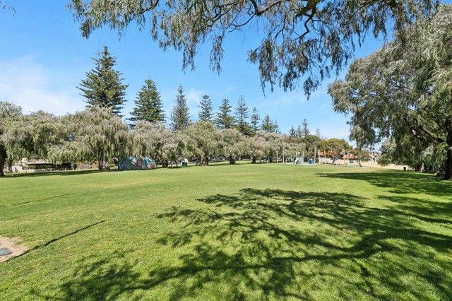 25 Clive Road, WA 6011