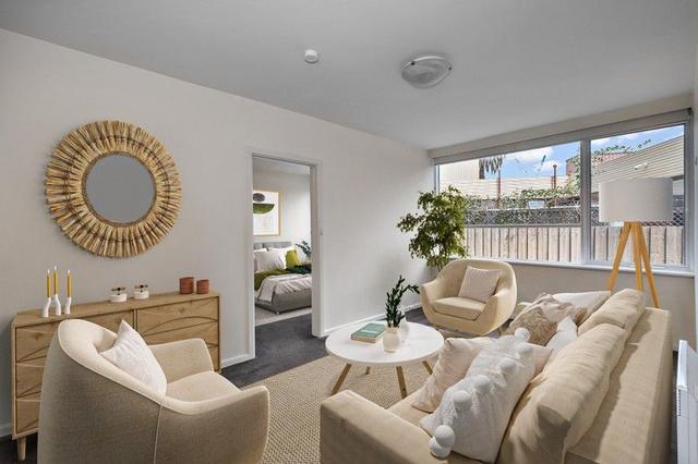2/10 Charnwood Grove, VIC 3182
