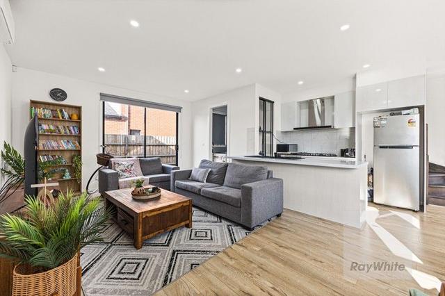 2/108 Messmate Street, VIC 3075