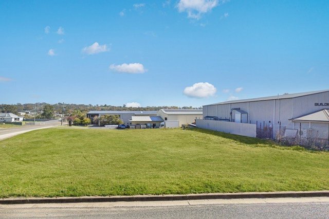 11 Templemore Street, NSW 2594