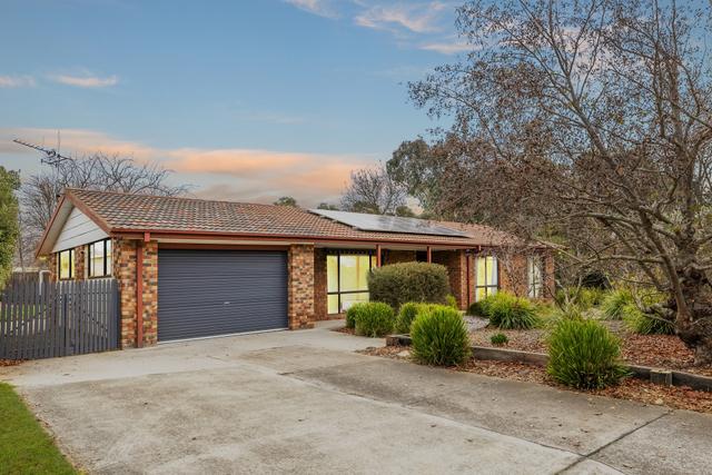 16 Whittell Crescent, ACT 2615