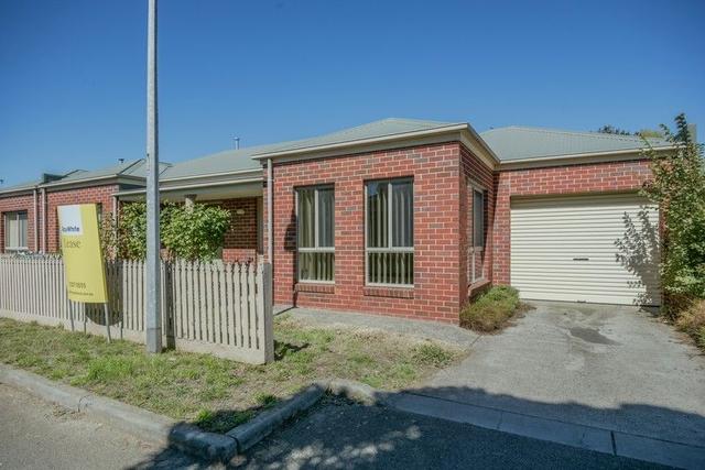 703 Cosmopolitan Place, VIC 3350