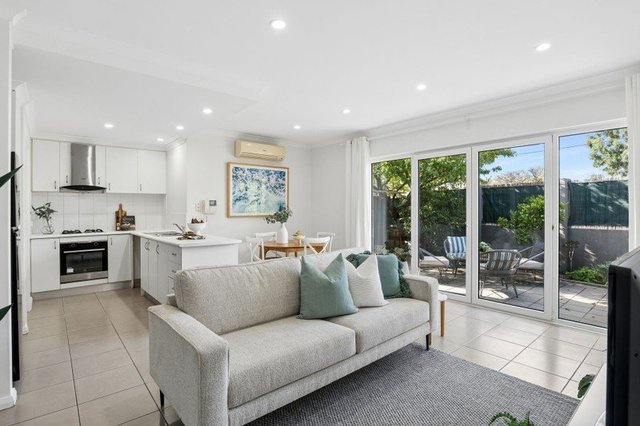 1A Carcoola Street, WA 6061