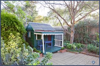 Cubby House (2011-10-06)