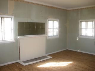 Lounge Room (2013-07-30)